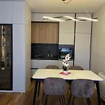New Bazaar, Grand Appartement
