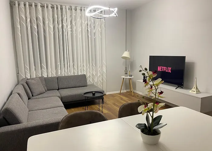 New Bazaar, Grand Tirana