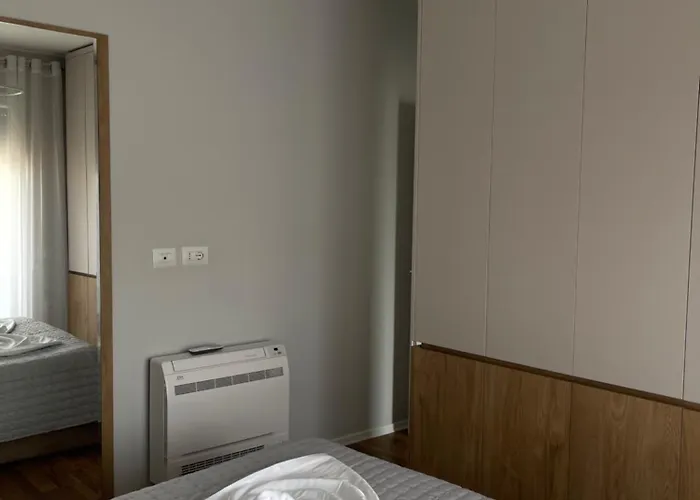 New Bazaar, Grand Appartement Tirana