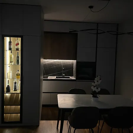 New Bazaar, Grand Apartment *