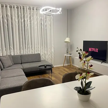 New Bazaar, Grand Tirana