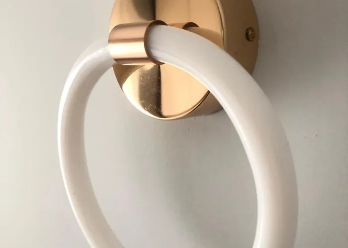 New Bazaar, Grand * Tirana